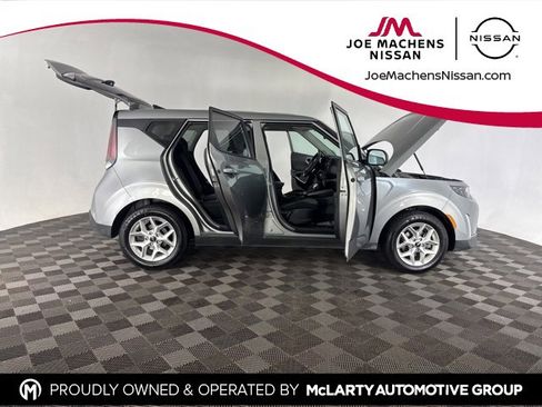 Used 2024 Kia Soul LX w/ Option Group 015 image 11