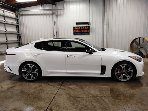 Used 2018 Kia Stinger GT1 RWD image 2