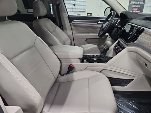 Used 2023 Volkswagen Atlas SEL AWD/4WD image 10