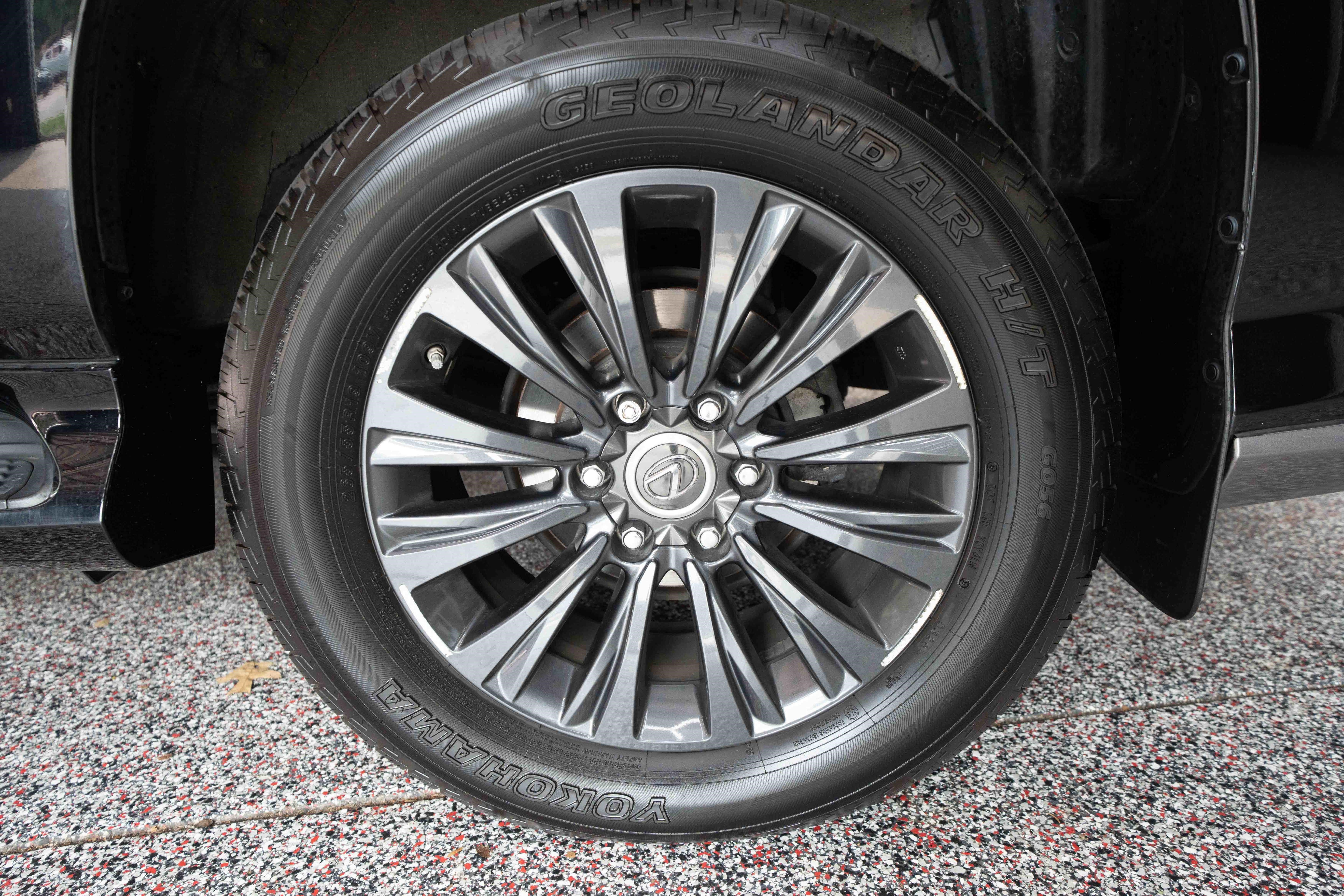 Used 2023 Lexus GX 460 Luxury w/ Sport Design Package AWD/4WD image 29