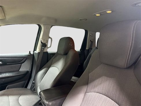 Used 2017 Chevrolet Traverse LT image 22