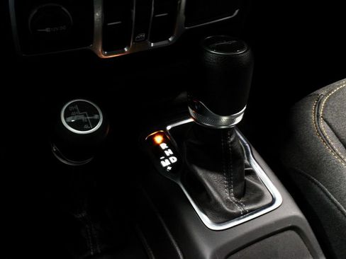 Used 2025 Jeep Gladiator Sport AWD/4WD image 30