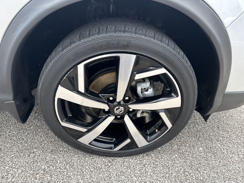 Used 2021 Nissan Rogue Sport SL FWD image 12