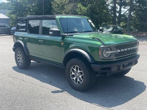 Used 2024 Ford Bronco Badlands AWD/4WD image 3