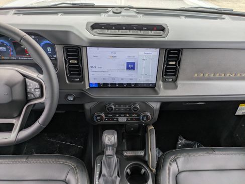 New 2026 Ford Bronco Badlands AWD/4WD image 14