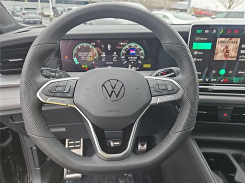 New 2026 Volkswagen Tiguan SE R-Line image 14