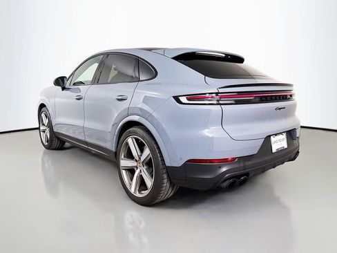 Used 2024 Porsche Cayenne Coupe AWD/4WD image 7