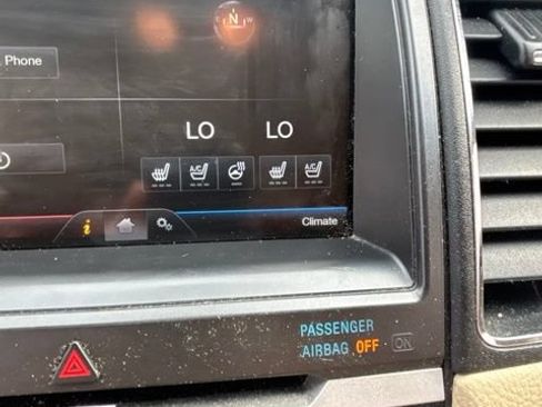 Used 2014 Ford Taurus Limited w/ Equipment Group 301A FWD image 15