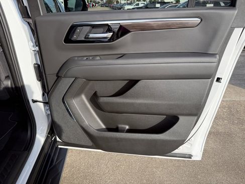 New 2026 Chevrolet Suburban LS image 42