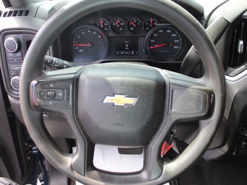 Used 2020 Chevrolet Silverado 2500 Custom w/ Custom Value Package image 15