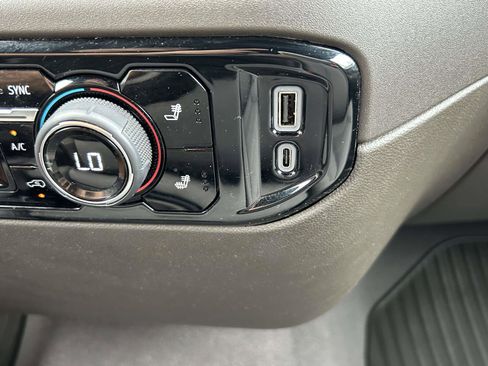 Used 2023 Chevrolet Silverado 1500 LT image 26