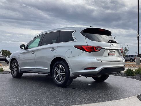 Used 2020 INFINITI QX60 Luxe w/ Essential Package image 7