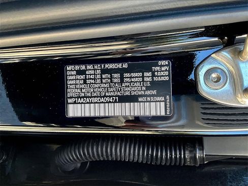 Used 2024 Porsche Cayenne image 26