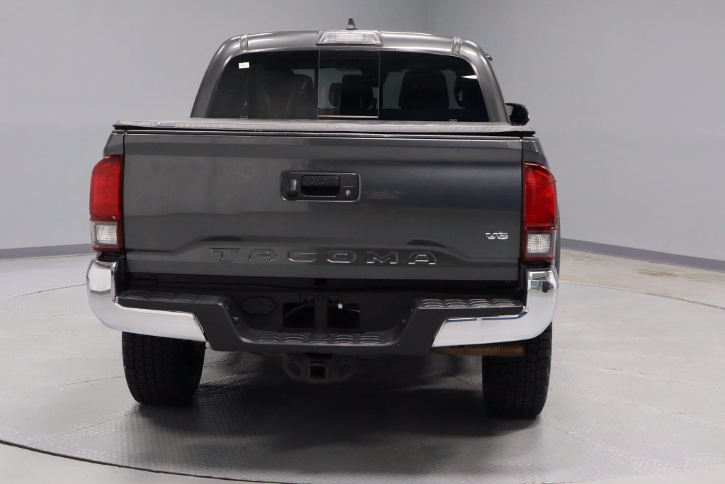 Used 2018 Toyota Tacoma TRD Off-Road AWD/4WD image 9
