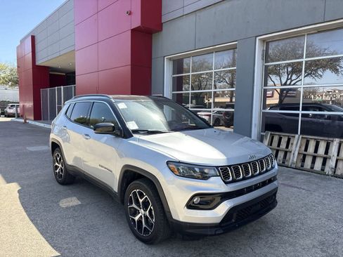 Used 2024 Jeep Compass Limited AWD/4WD image 8