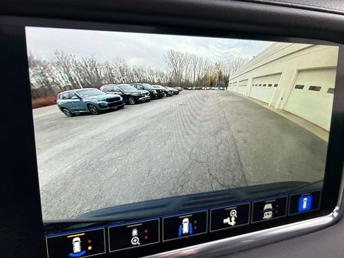 Used 2023 GMC Yukon Denali image 14