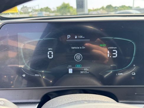 Used 2023 Kia Sportage EX AWD/4WD image 21
