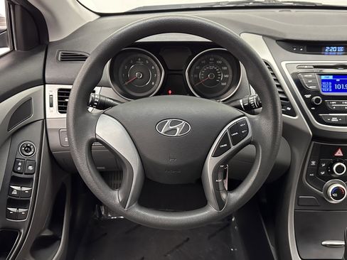Used 2016 Hyundai Elantra SE image 22