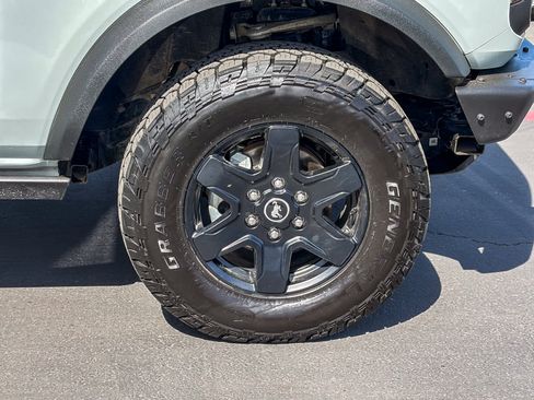 Used 2021 Ford Bronco Black Diamond image 9