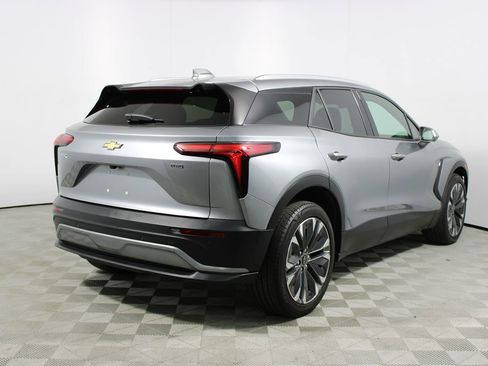 Used 2025 Chevrolet Blazer EV LT AWD/4WD image 40
