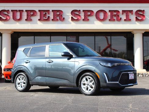 Used 2025 Kia Soul LX w/ LX Technology Package FWD image 1