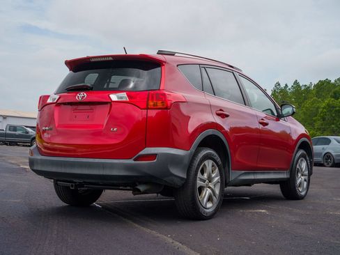 Used 2015 Toyota RAV4 LE FWD image 7