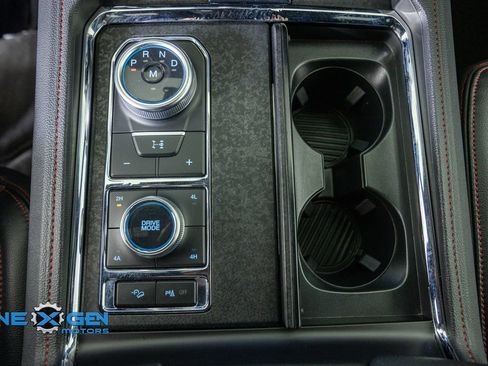 Used 2024 Ford Expedition Limited AWD/4WD image 24