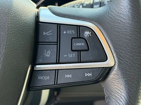 Used 2025 Toyota Sienna XLE w/ XLE Plus Package image 25