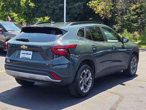 Certified 2025 Chevrolet Trax LT FWD image 11