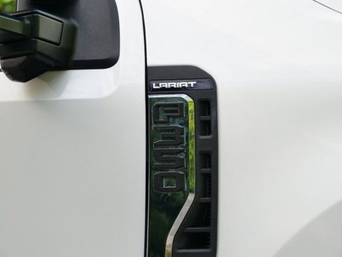 Used 2025 Ford F350 Lariat w/ Lariat Ultimate Package AWD/4WD image 14