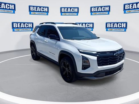 Used 2026 Chevrolet Equinox LT w/ Convenience Package II FWD image 2