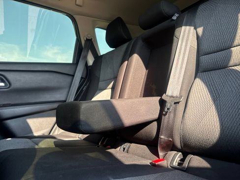 Certified 2025 Nissan Rogue SV FWD image 38
