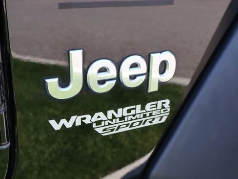 Used 2018 Jeep Wrangler Unlimited Sport S AWD/4WD image 2