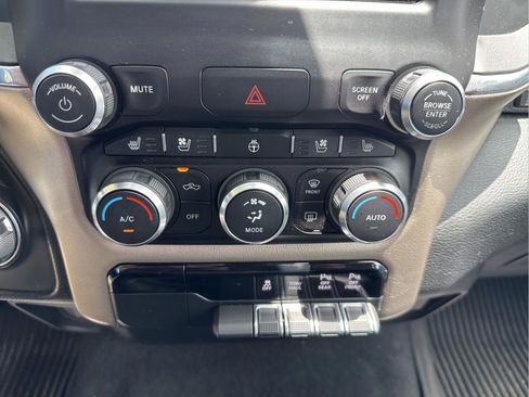 Used 2019 RAM 1500 Laramie AWD/4WD image 37