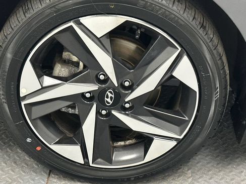 Used 2023 Hyundai Elantra Limited FWD image 21