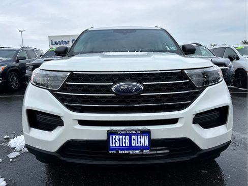 Used 2023 Ford Explorer XLT image 4