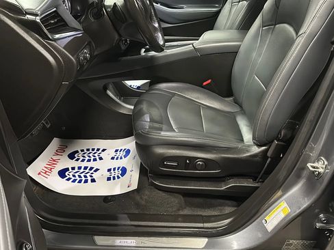 Used 2019 Buick Enclave Essence image 9