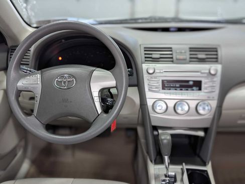 Used 2011 Toyota Camry LE w/ LE Extra-Value Pkg FWD image 5