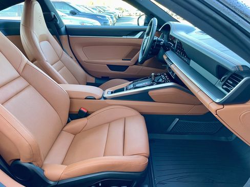 Used 2025 Porsche 911 Carrera image 15