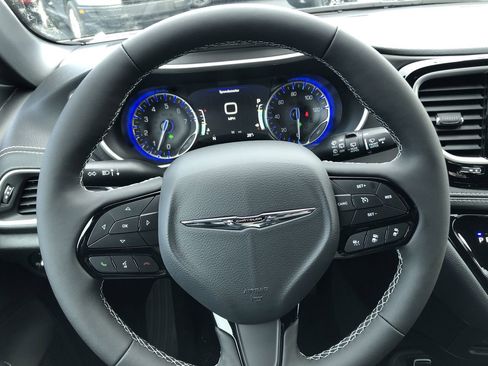 New 2026 Chrysler Pacifica Select image 25