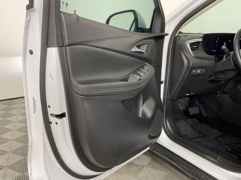 Used 2025 Buick Encore GX Preferred FWD image 13