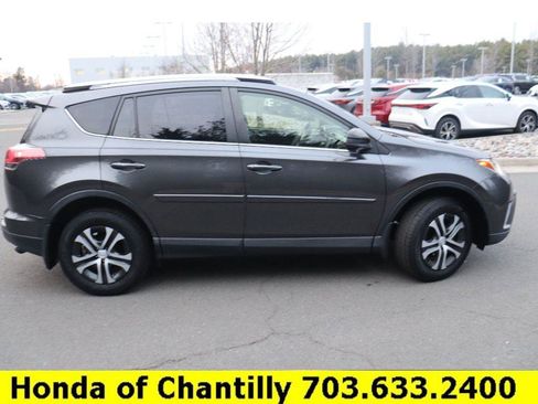 Used 2018 Toyota RAV4 LE image 8