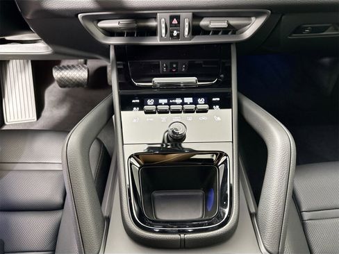 Certified 2025 Porsche Cayenne image 24