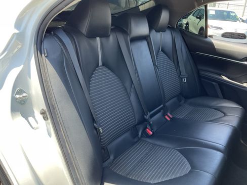 Used 2021 Toyota Camry SE FWD image 19