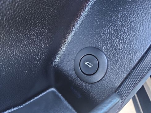 Used 2019 Cadillac XTS Premium Luxury image 17