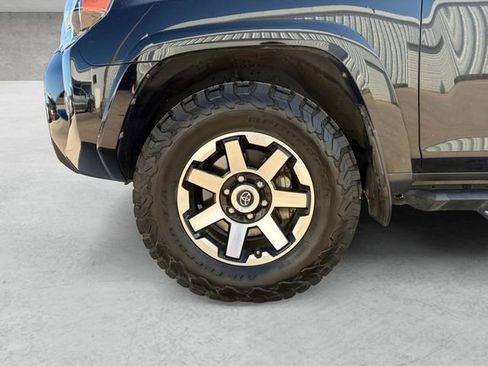 Used 2020 Toyota 4Runner TRD Off-Road Premium AWD/4WD image 23