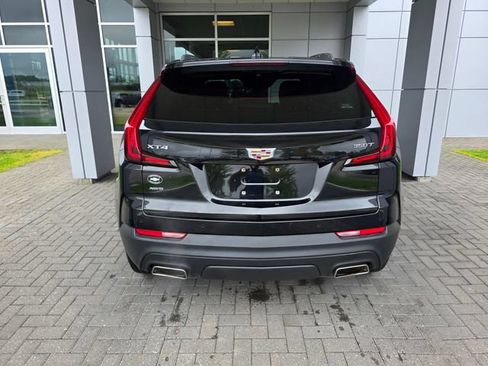 Used 2023 Cadillac XT4 Luxury w/ Cold Weather Package AWD/4WD image 3