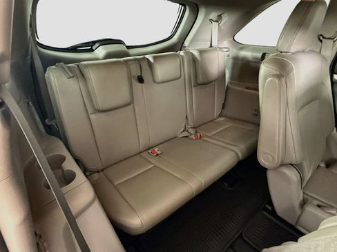 Used 2017 Toyota Highlander XLE FWD image 18