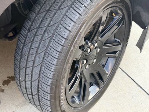 Used 2017 Cadillac Escalade Luxury image 34