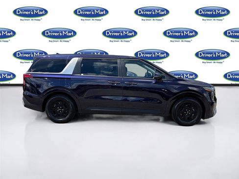 Used 2025 Kia Carnival FWD image 8